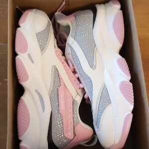 Cloud air shoes size 9